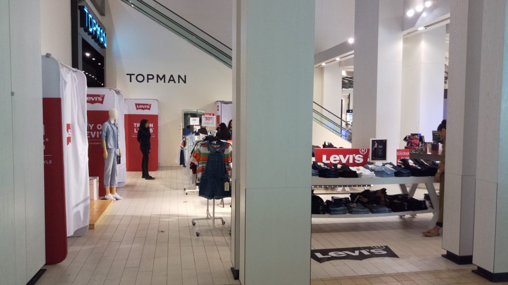 Photo of Levi's Pop-up Store in Yorkdale Shopping Centre